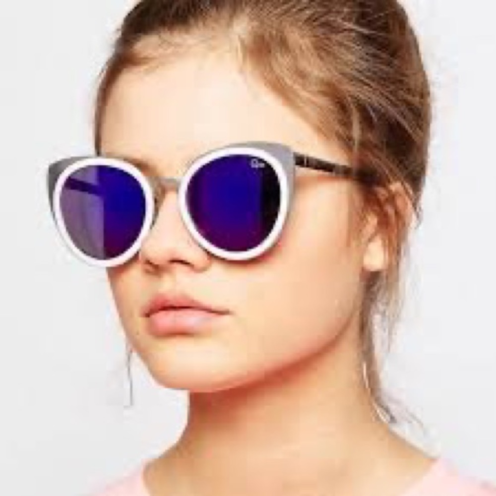 Quay Girly Talk Sunglasses - Picture 5 of 16
